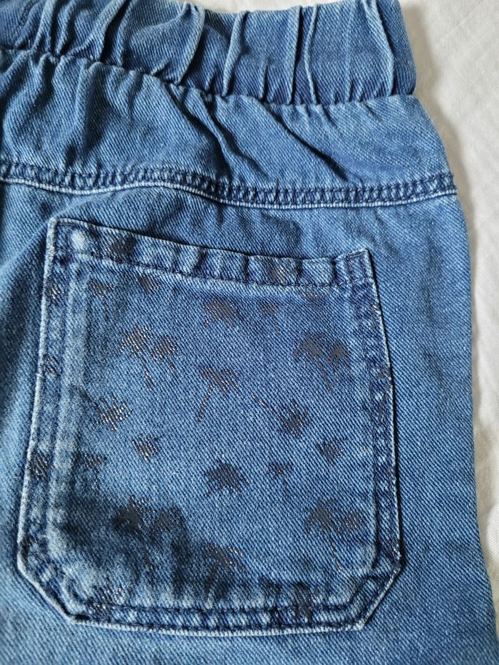 short en jeans tao 10ans (4e)
- photo numéro 5