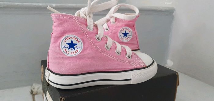 Chaussures converse bébé fille Pointure 21 VIN - photo numéro 4