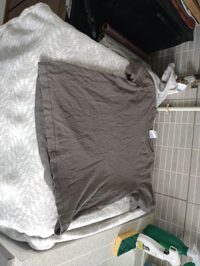 Lot de 3 tee shirts unis 9/10 ans - photo numéro 3