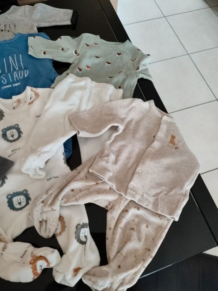 Lot pyjama velours / été 3 mois - photo numéro 2