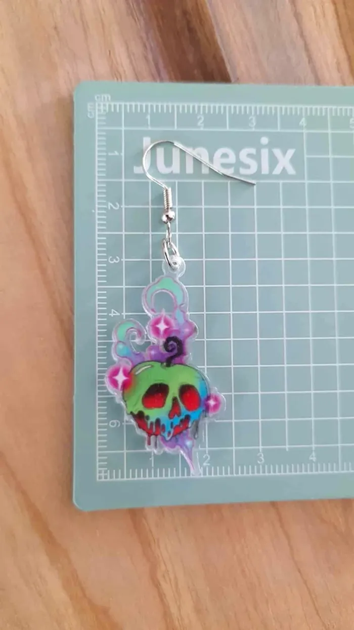 Boucles d'oreilles pomme empoisonnée - photo numéro 3