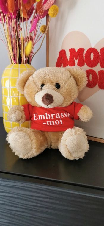 Peluche embrasse moi