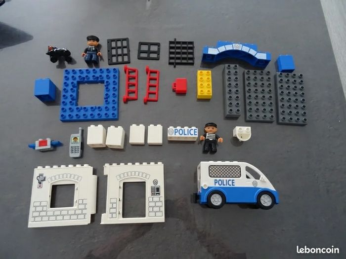 Lego Duplo n° 5602
Le poste de police - photo numéro 3