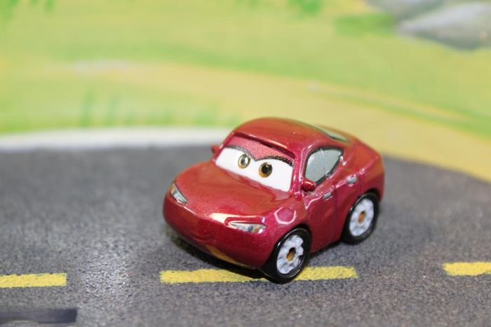 Disney Pixar cars min racer Natali Certain - photo numéro 1