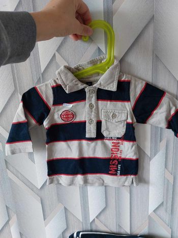 polo beige et bleu marine