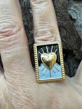 Bague mile Mila médaille carrée cœur résine grise noire