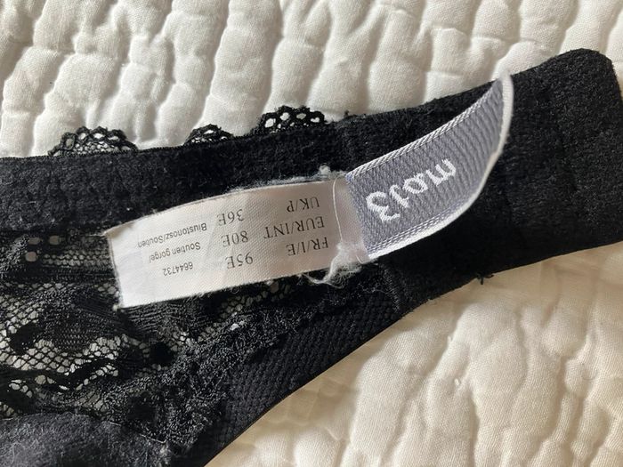 Soutien gorge dentelle noir 95E - photo numéro 5