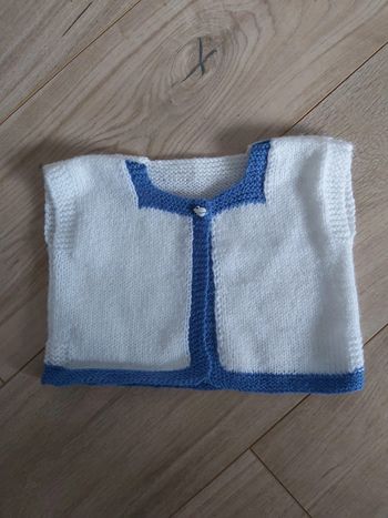 Gilet/boléro sans manches fille 3 mois en très bon état (78)