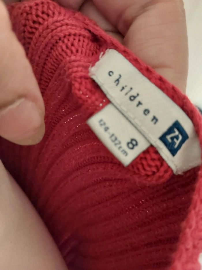 Joli pull rouge taille  8 ans - photo numéro 2