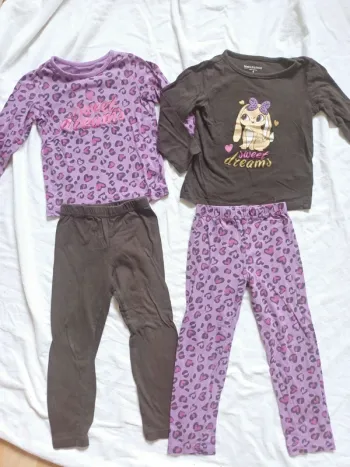 Lot de pyjamas taille 4 ans