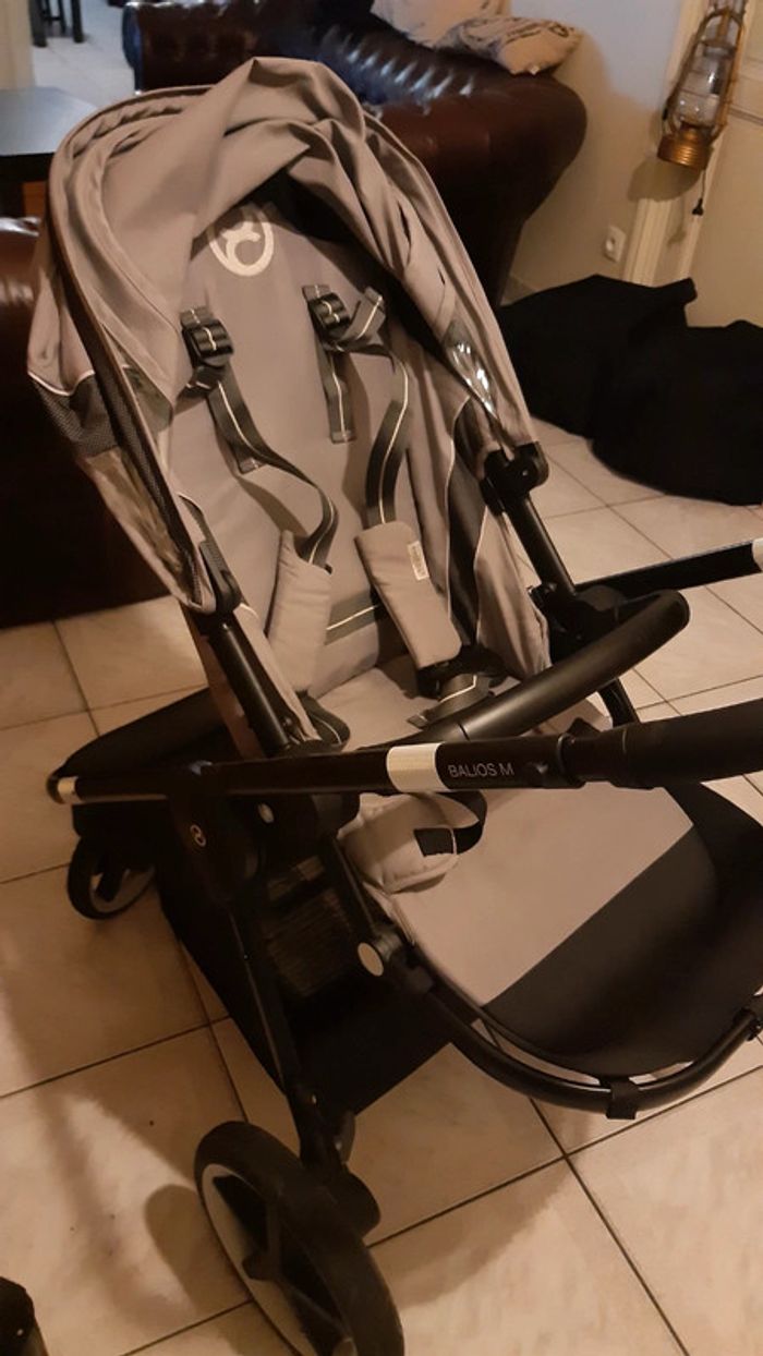 Poussette Cybex Balios grise dos ou face route