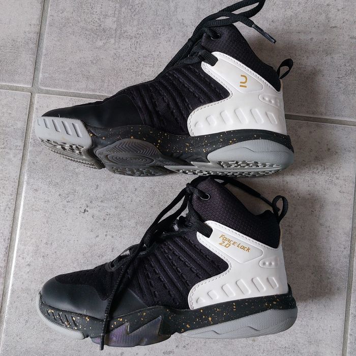 Chaussures basketball decathlon pointure 34 - photo numéro 2