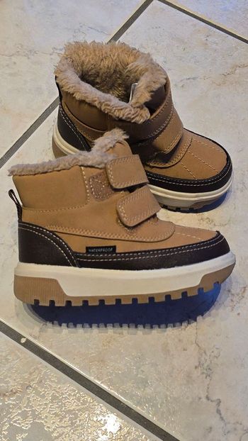 💙💙😍🤩🥰🥰superbes Bottines ( chaudes et déperlantes )fourrées Pointure 24 garçon 💙💙😍🤩🥰🥰