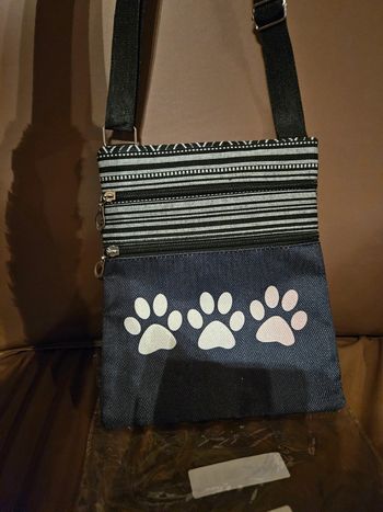 Sac à bandoulière "3 pattes" noir et blanc neuf +- 19 x 23 cm