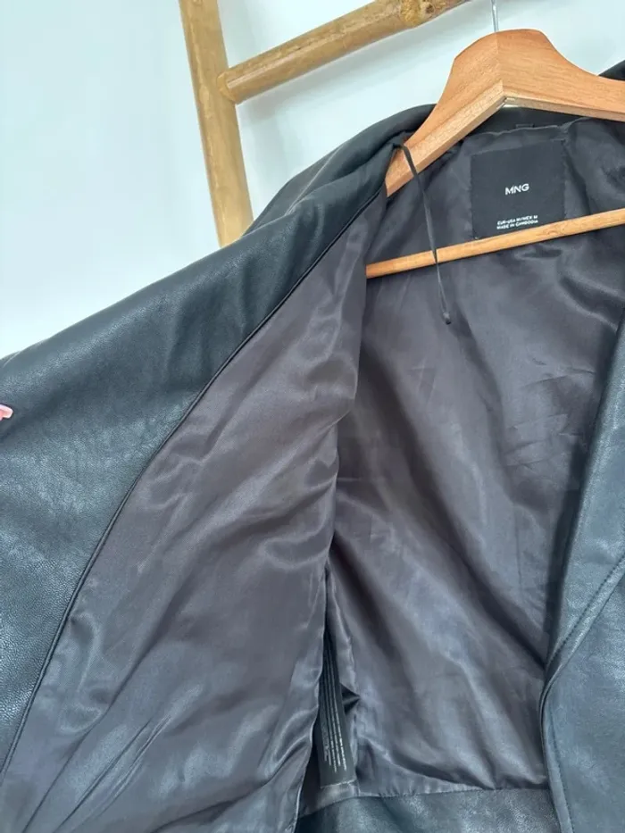 Veste en simili cuir noire - mango taille M - photo numéro 4