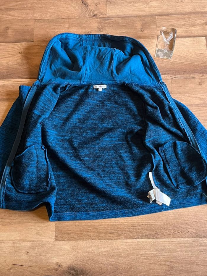 Je vend un gilet garcon 5 ans très bon état - photo numéro 3