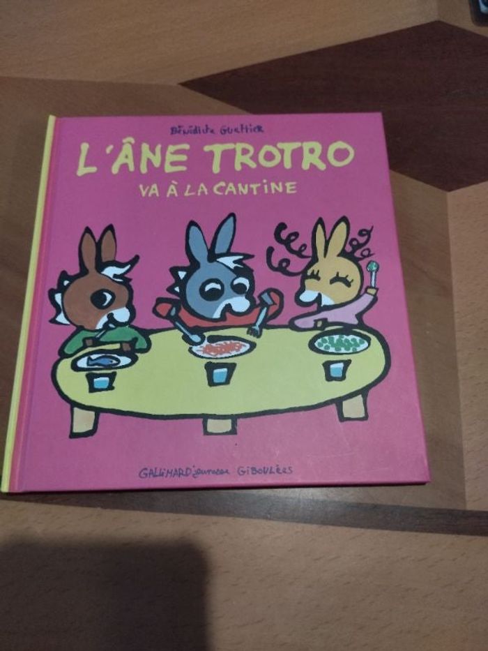 Album l'âne Trotro va à la cantine