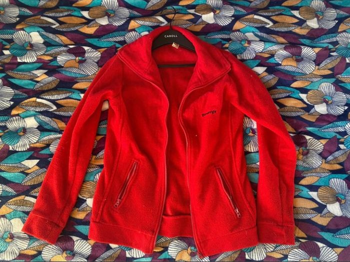 Veste polaire rouge