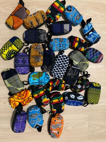 porte monnaie en mousse tissus wax vendu à l’unité