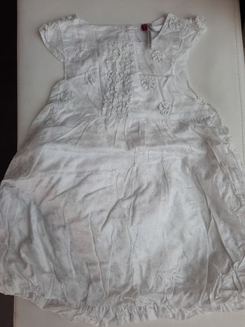 Robe blanche et argent