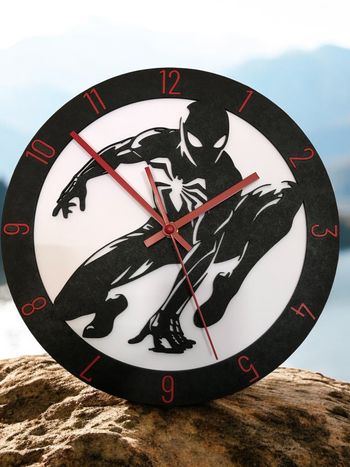 Horloge Spiderman en bois neuve