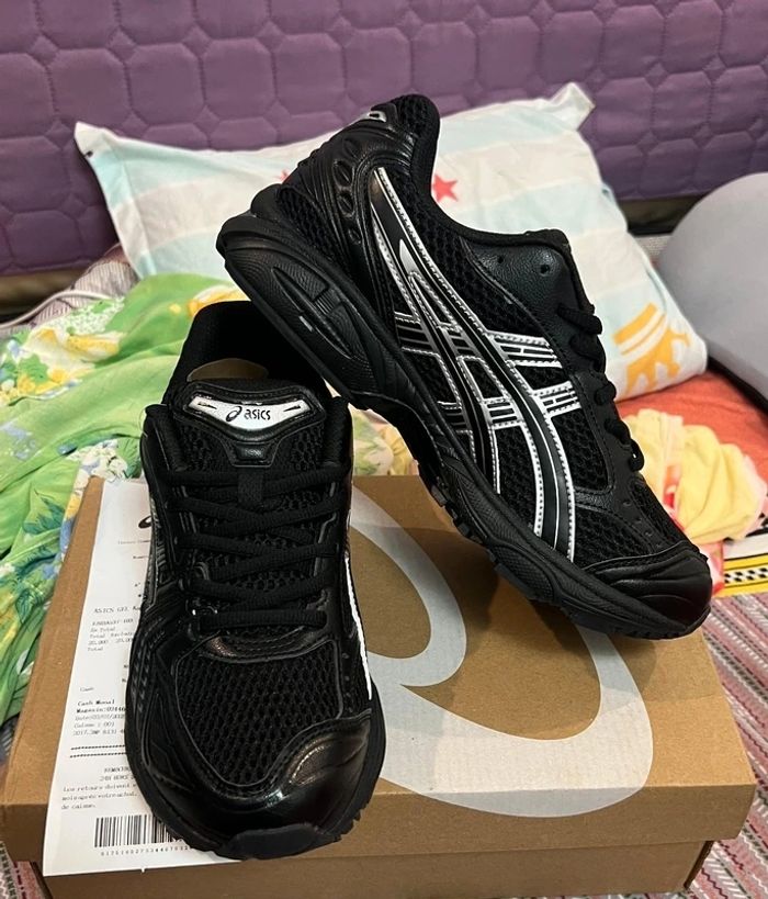 ASICS Gel-Kayano 14 taille 40