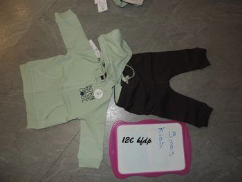 ensemble kiabi taille 9 mois neuf