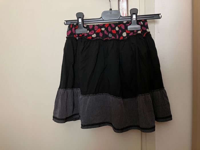 Jupe courte Shiny / Gémo 4/6 ans (1€80) - photo numéro 5