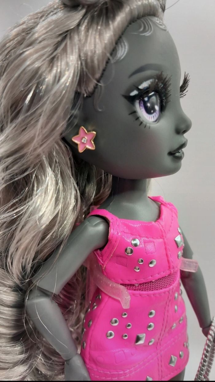 Poupée Luna Madison shadow high custom - photo numéro 5