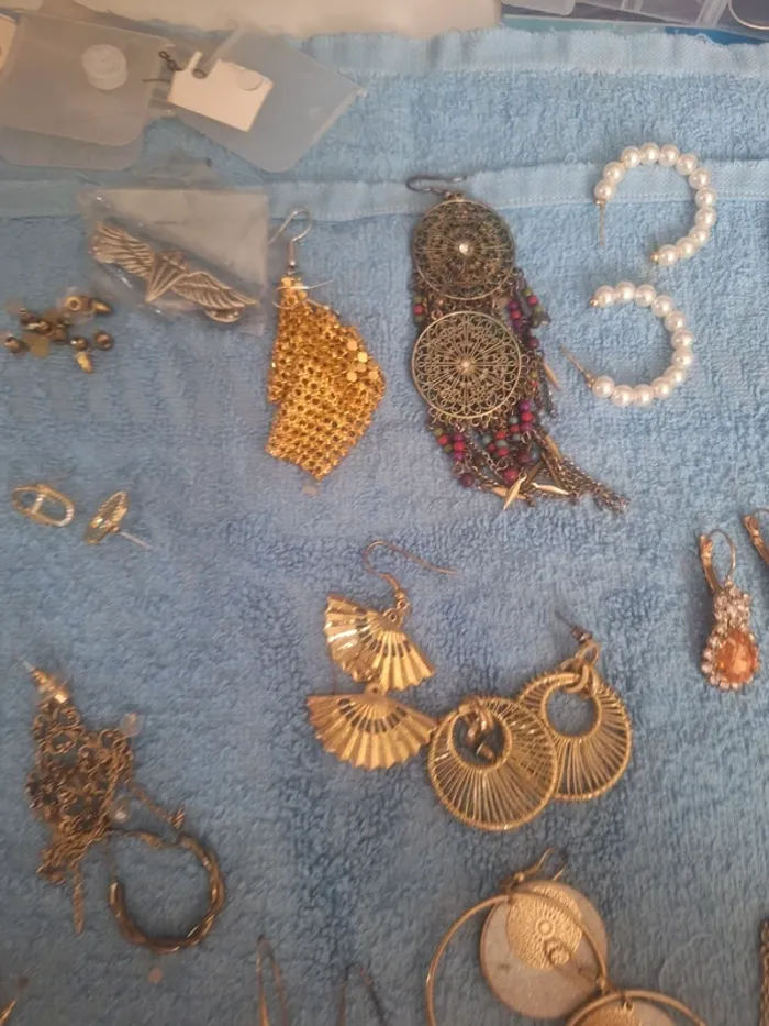 #boucle oreille différents couleur - photo numéro 3