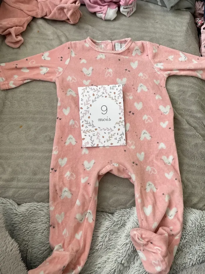 Lot de 8 pyjamas bébé fille 9 mois - photo numéro 2