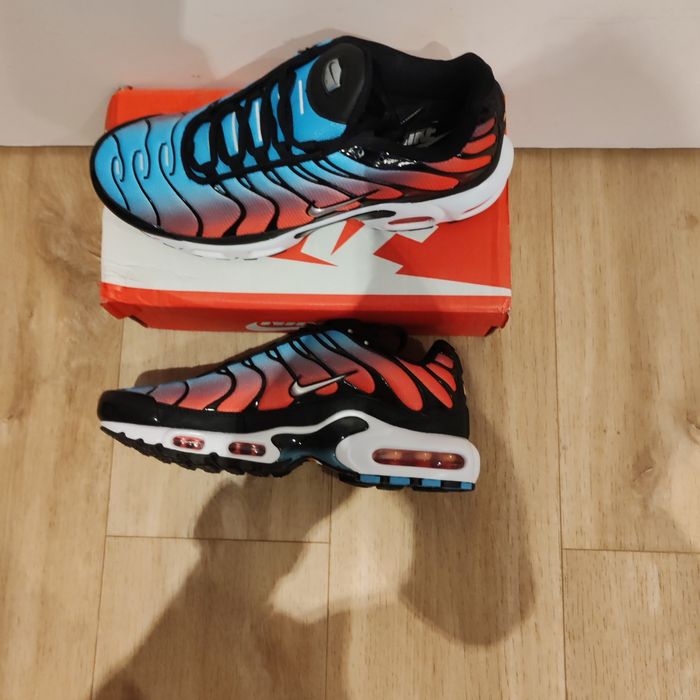 Basket tn taille 42 prix 55€ jamais porté - photo numéro 3