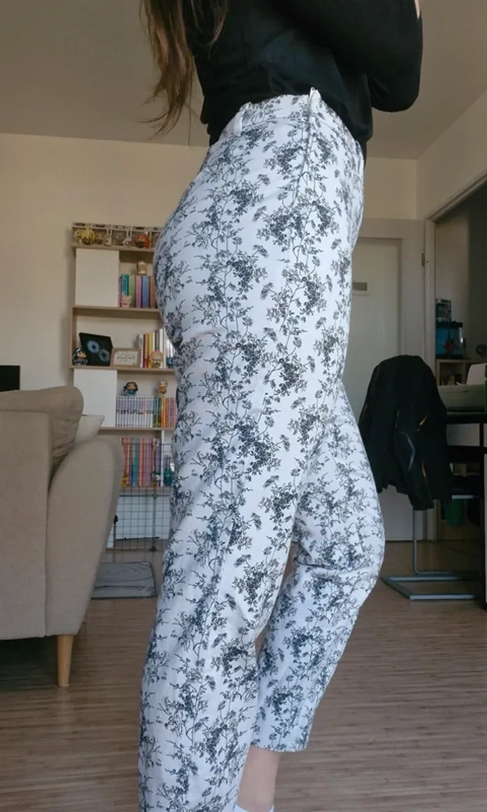 Pantalon fleuris 🍃 - photo numéro 4