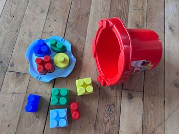 Seau d’éveil formes et couleurs dès 12 mois Ecoiffier 