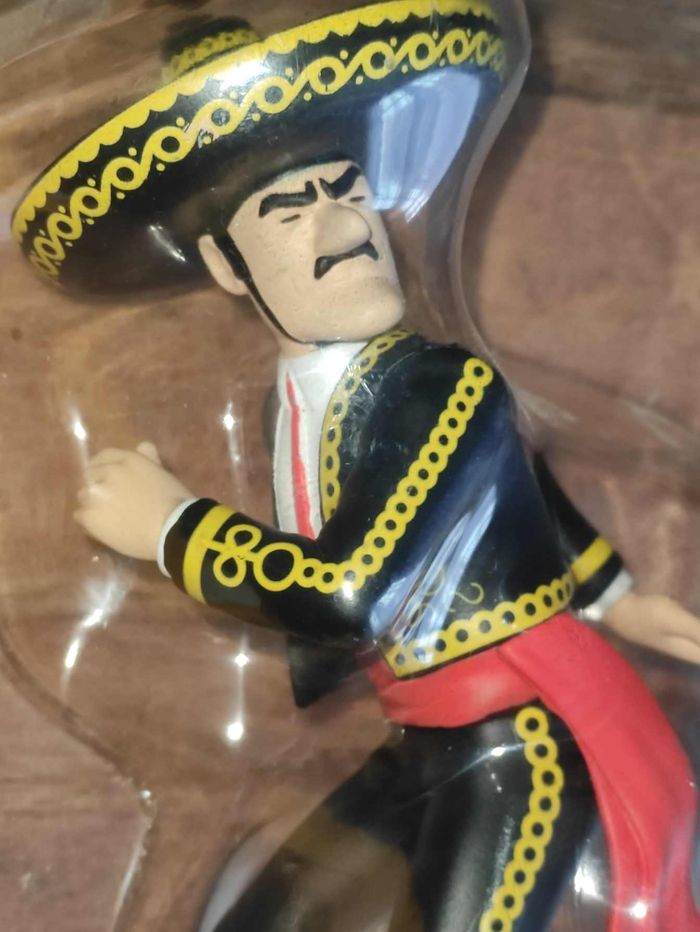 Alcazar lanceur de couteau Figurine Tintin + Livret - photo numéro 3