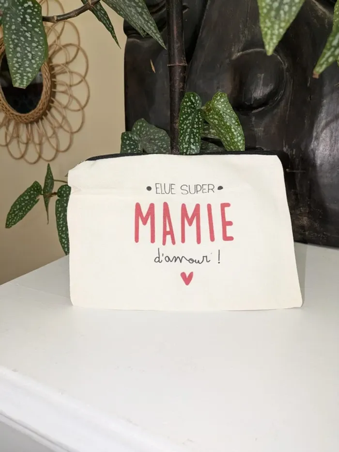 Tote bag + pochette assortie "Élue super mamie d’amour" idée cadeau - photo numéro 3