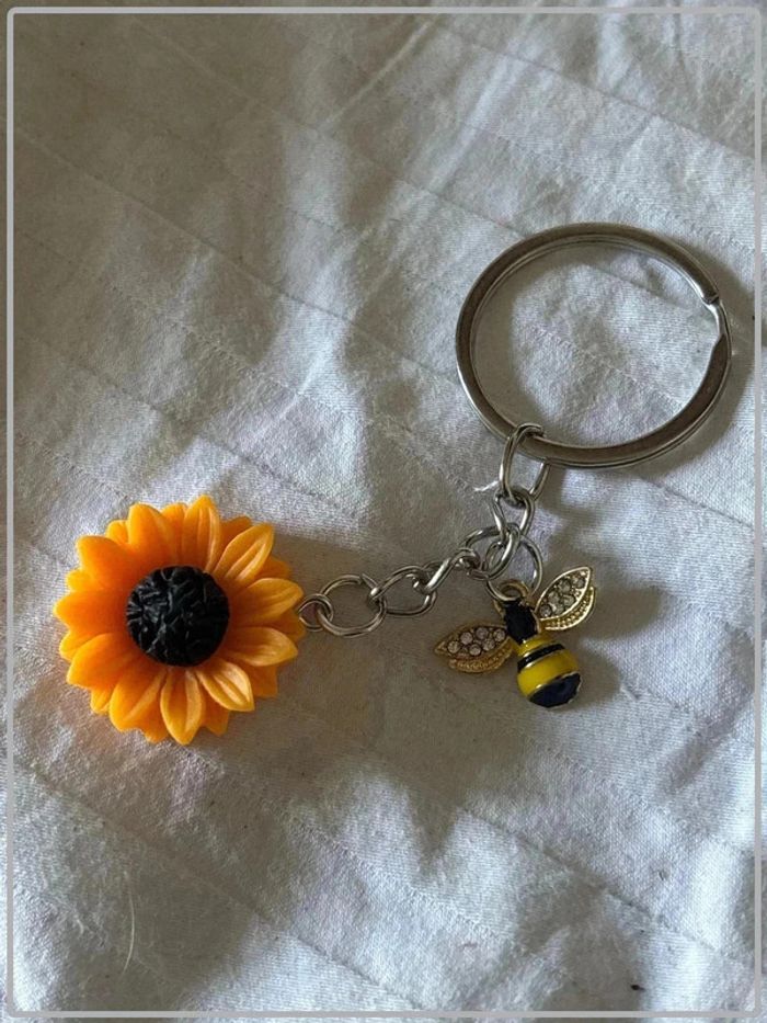 Porte clef tournesol et abeille neuf - photo numéro 2