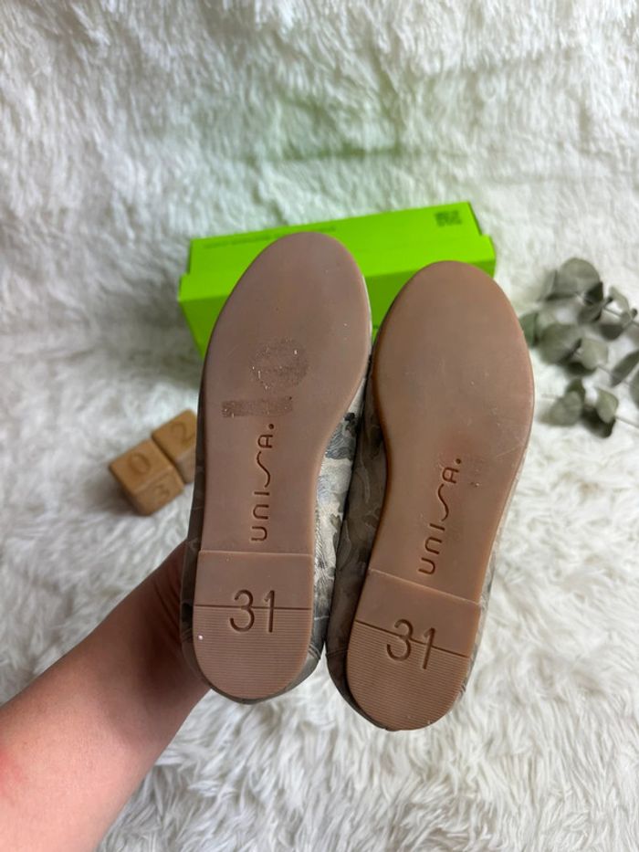 Paire de slipper Unisa taille 31 - photo numéro 5