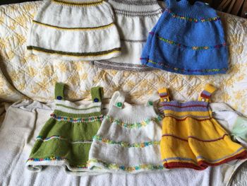 Petites robes chasubles différentes couleurs taille 6a12mois