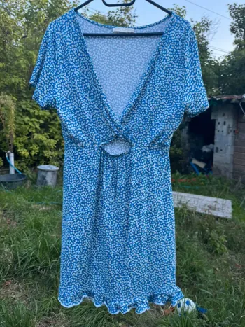 Robe bleu d’été fleurie