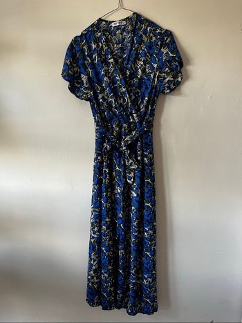 Robe longue et légère d’été manches courtes à imprimé floral bleu