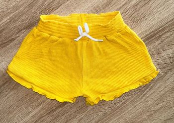 Short jaune
