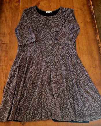 Robe manches mi-longues, hauteur genou