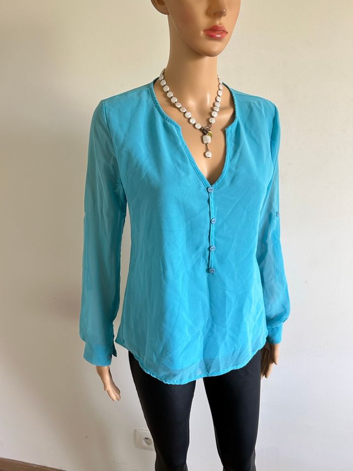 Blouse turquoise à manches longues taille 2 état satisfaisant (avec défaut) - photo numéro 2