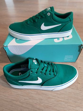 Baskets chaussures Nike neuves taille 45