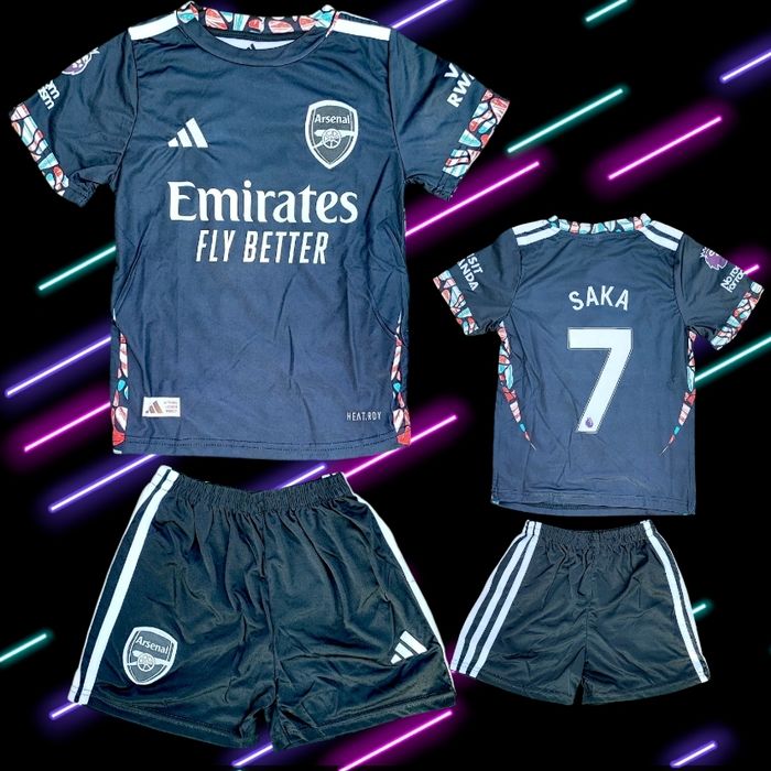 Ensemble maillot de foot short Adidas Arsenal neuf taille 6 ans