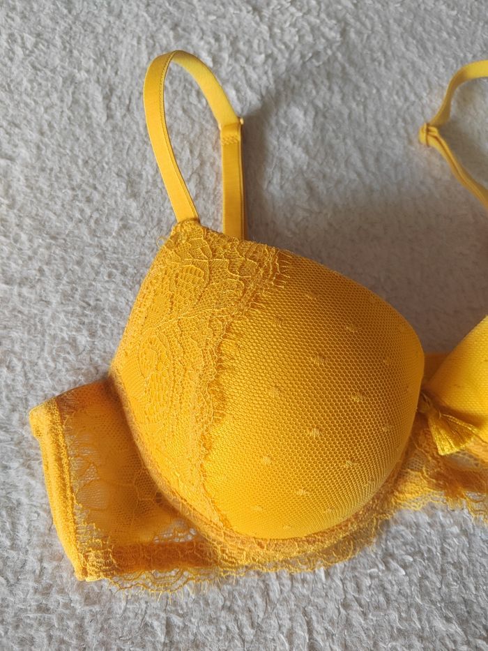 Soutien-gorge Jaune – Taille 85B – Neuf sans étiquette - photo numéro 2
