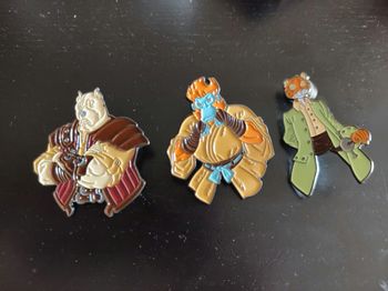 Lot de 3 pin's de la BD Les 5 Terres