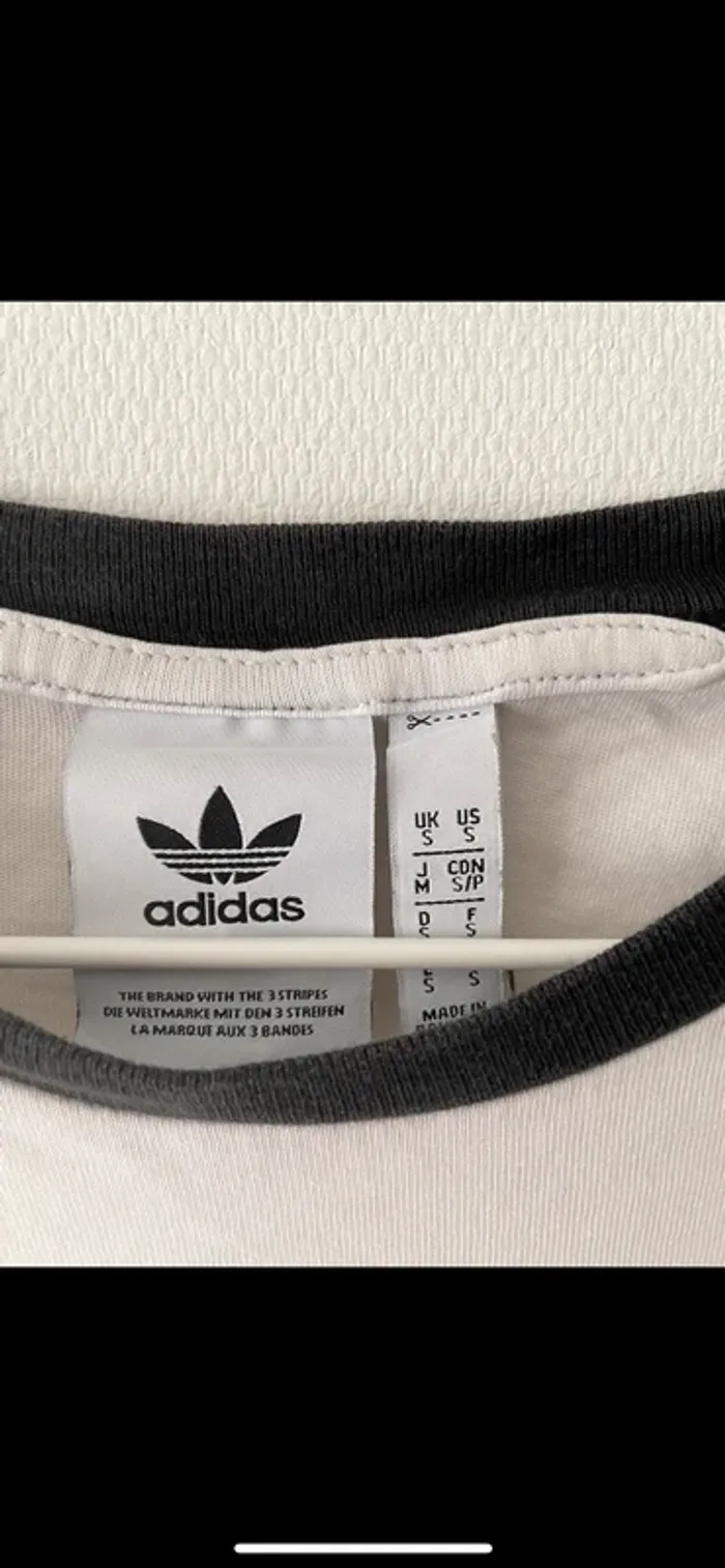 T-shirt Adidas taille S, bon état - photo numéro 3