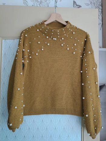 Joli pull femme moutarde M/L debouloché donc nickel avec perles tbe étiquette effacée